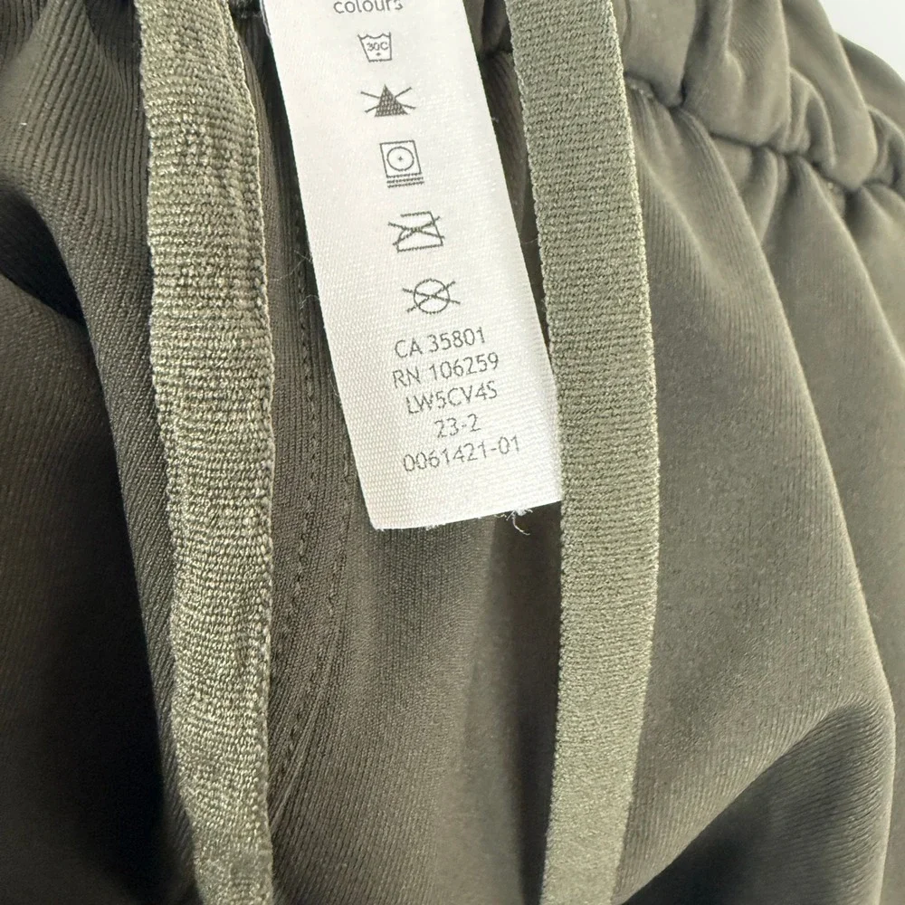Lululemon On The Fly Jogger Dark‎ Olive Green Elastic Waist Size 8 FLAWED